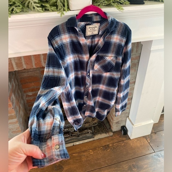 Abercrombie & Fitch Plaid Pearl‎ Snap Button Down Womens Shirt size XSMALL - Picture 2 of 6